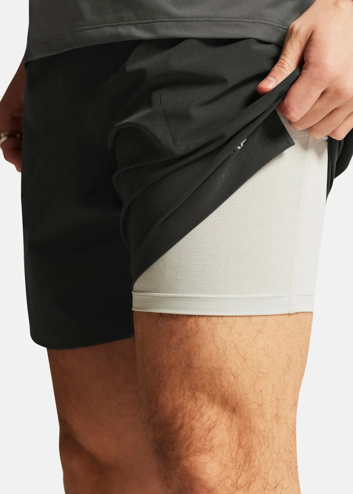 ADV ESSENCE 2-IN-1 SHORTS 2 M