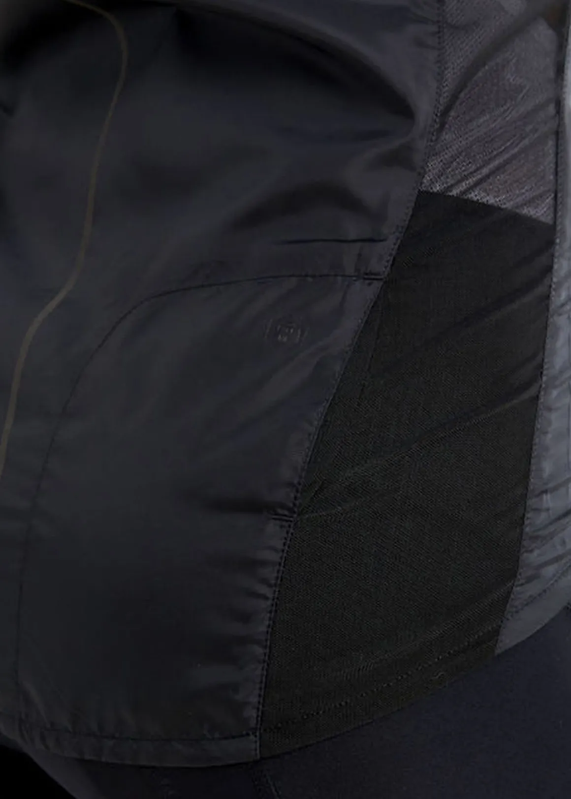 ADV ESSENCE LIGHT WIND JACKET