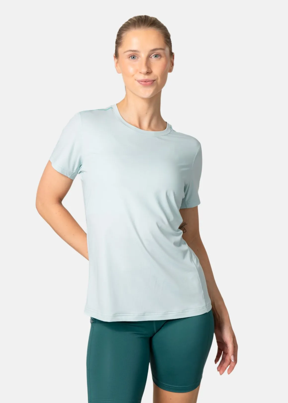 AVA TEE